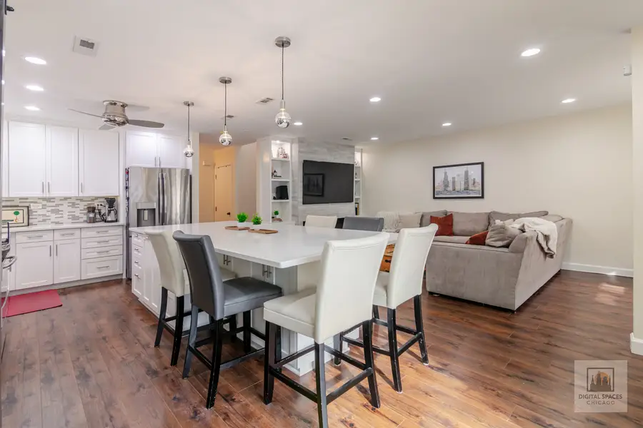 325 N Oak Park Avenue #B, Oak Park, IL 60302 - #3