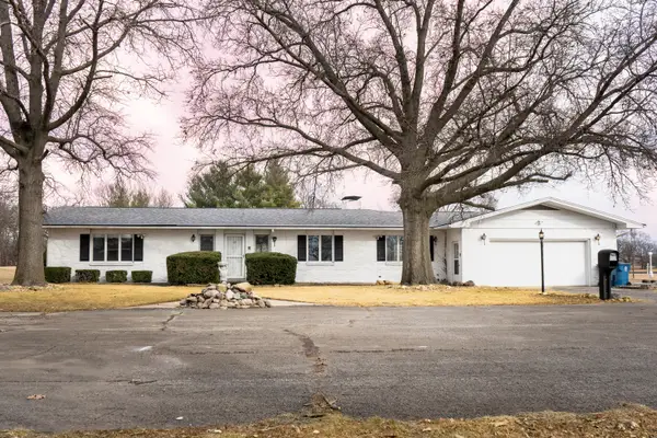 100 S Westview Drive, Pontiac, IL 61764