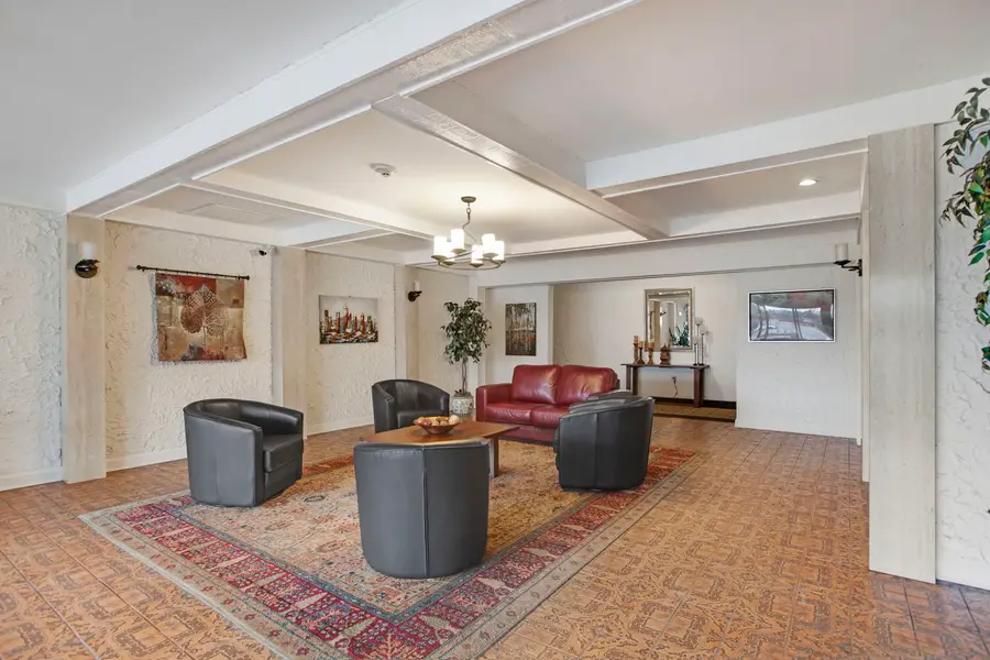 4050 Dundee Road #105, Northbrook, IL 60062 - #2