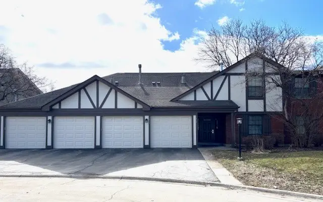 1223 Sandhurst Court #D1, Schaumburg, IL 60193 - #1