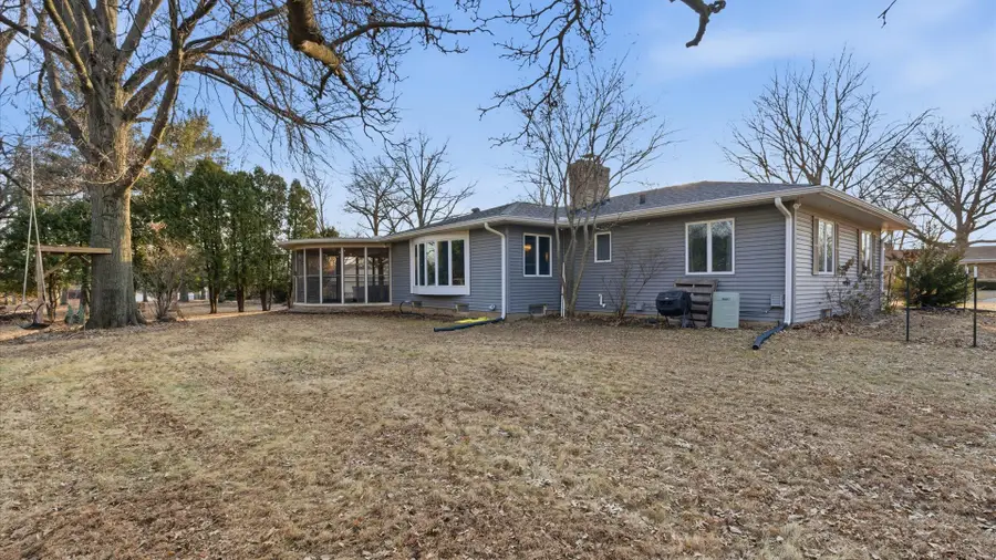 2610 31st Street, Moline, IL 61265 - #3