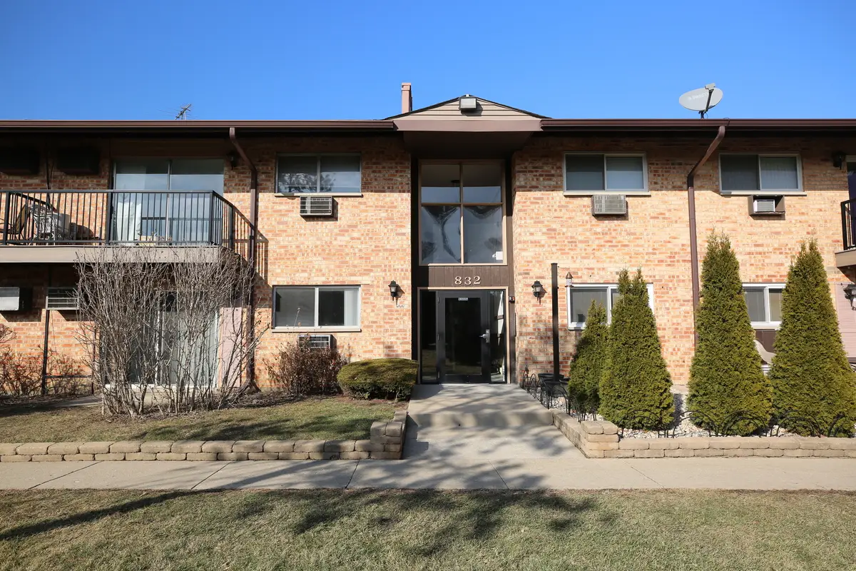 832 E Old Willow Road #105, Prospect Heights, IL 60070 - #1