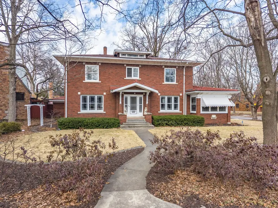 1926 E Oakland Avenue, Bloomington, IL 61701 - #2