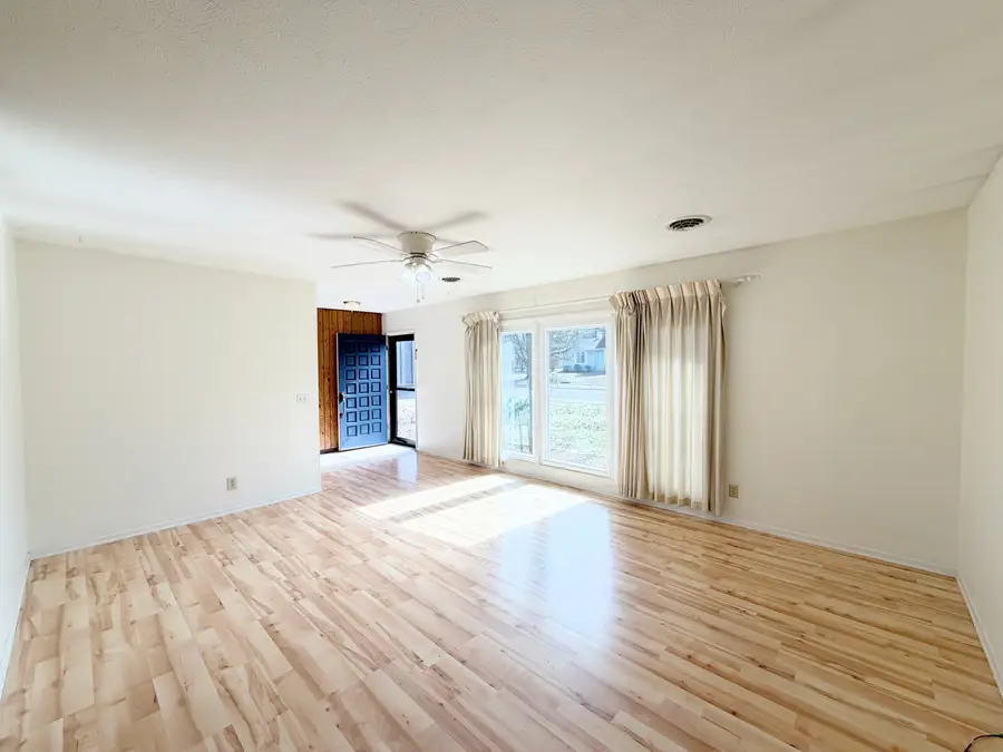 1702 W Taylor Drive, Carbondale, IL 62901 - #3