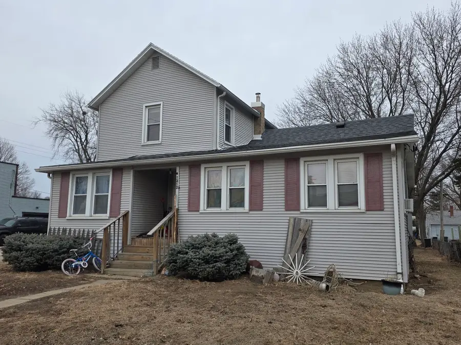 1212 12th Avenue, Sterling, IL 61081 - #2