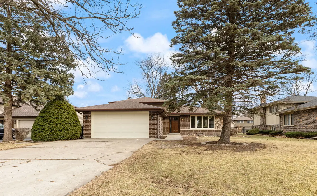 8518 West Candlelight Drive, Willow Springs, IL 60480 - #1