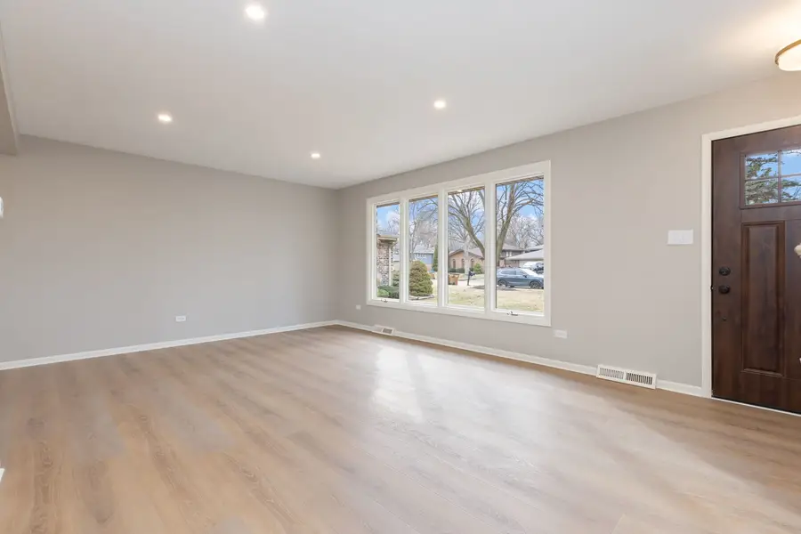 8518 West Candlelight Drive, Willow Springs, IL 60480 - #3