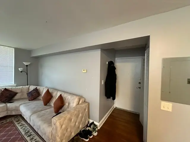 Address Withheld By Seller, Chicago, IL 60645 - #3