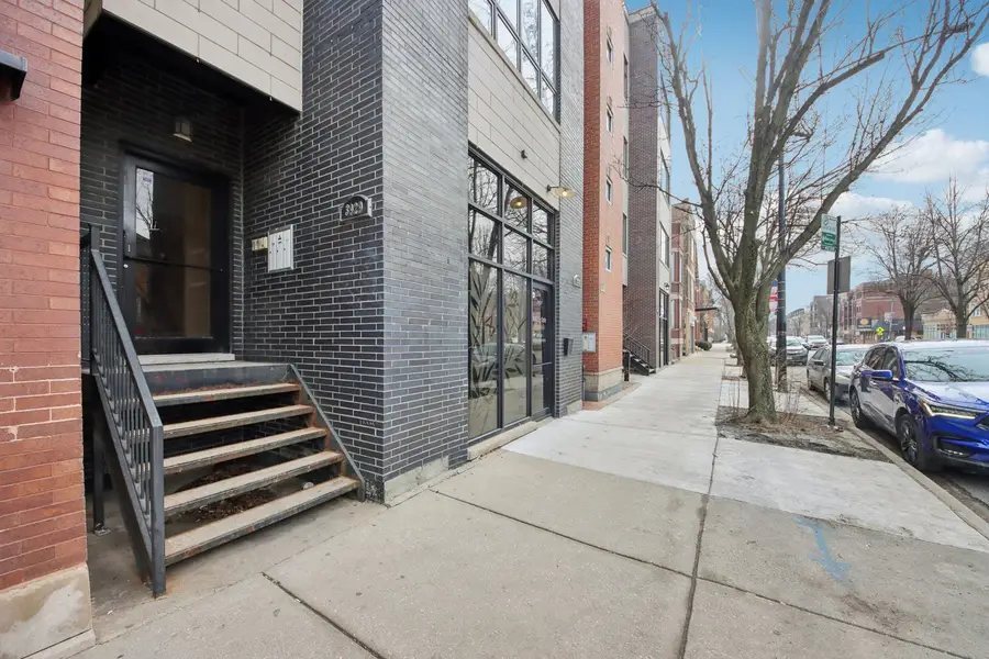 3929 N Ashland Avenue #2, Chicago, IL 60613 - #2