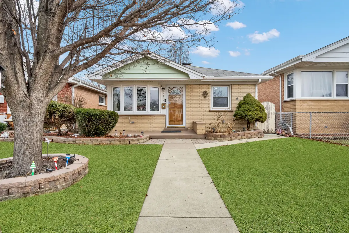 7709 Neenah Avenue, Burbank, IL 60459 - #1