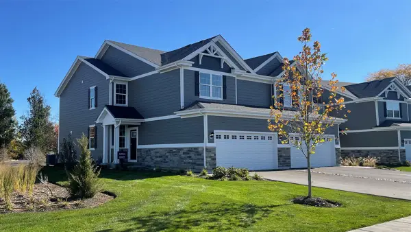 272 Charlestowne Lakes Drive, St. Charles, IL 60174