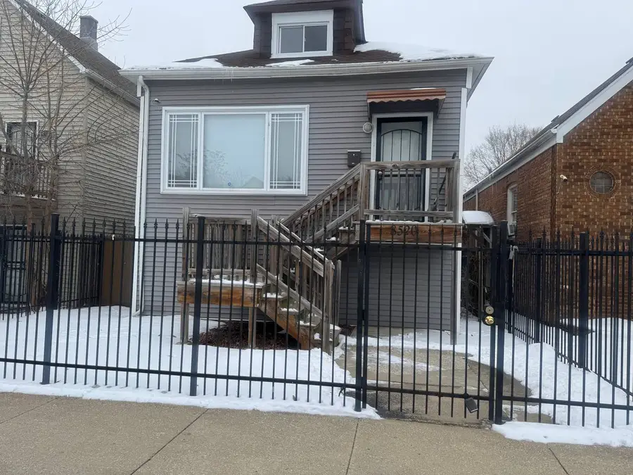 8520 S Kingston Avenue, Chicago, IL 60617 - #2