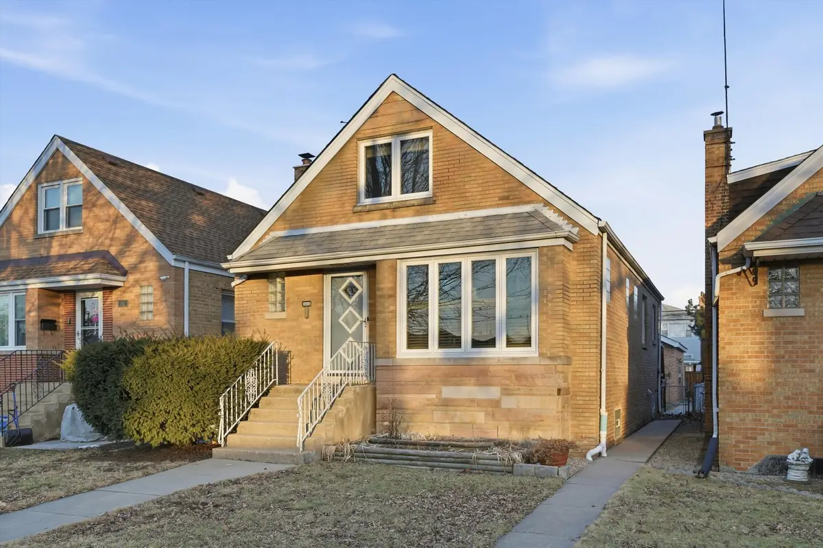 5533 N Menard Avenue, Chicago, IL 60630 - #1