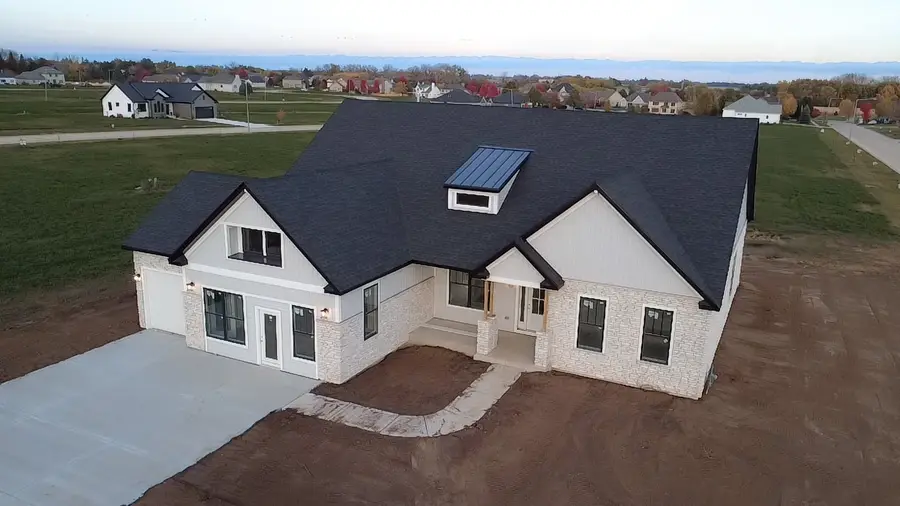 1238 Parkside Drive, Sycamore, IL 60178 - #2