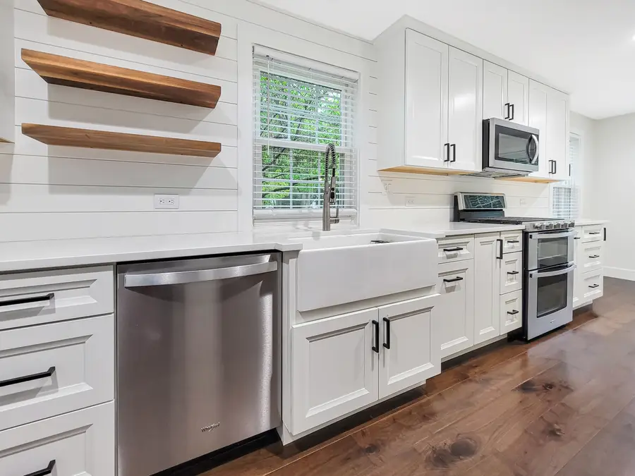 401 S 4th Avenue, Libertyville, IL 60048 - #3