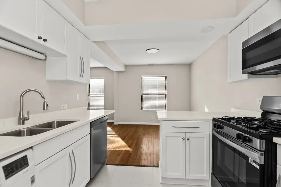 4525 S Drexel Boulevard #3W, Chicago, IL 60653 - #2