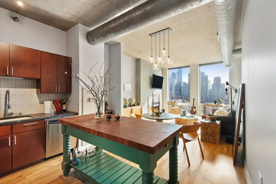 700 N Larrabee Street #1012, Chicago, IL 60654 - #2