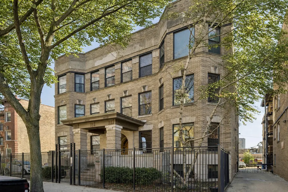 835 W Belle Plaine Avenue #2, Chicago, IL 60613 - #1