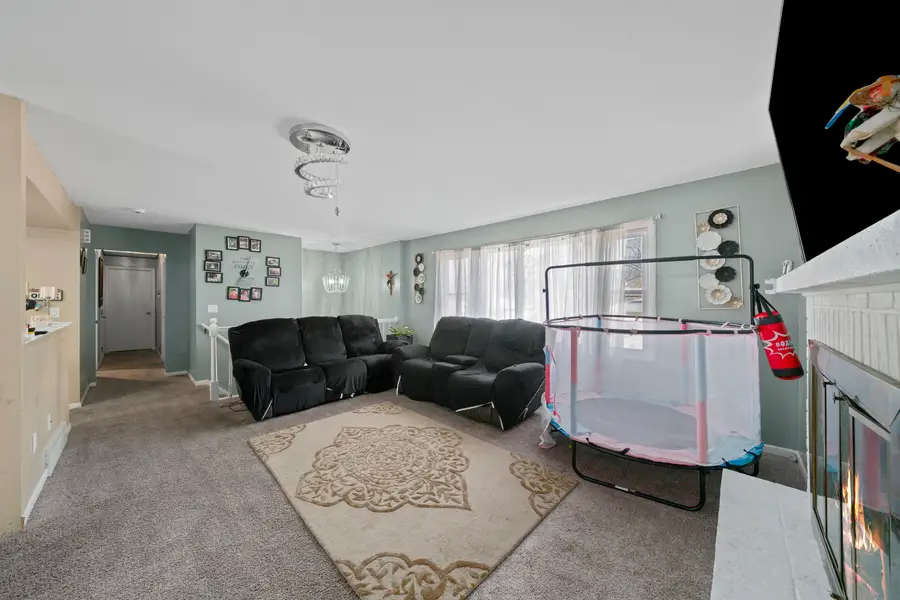 220 N Rosedale Avenue, Aurora, IL 60506 - #3