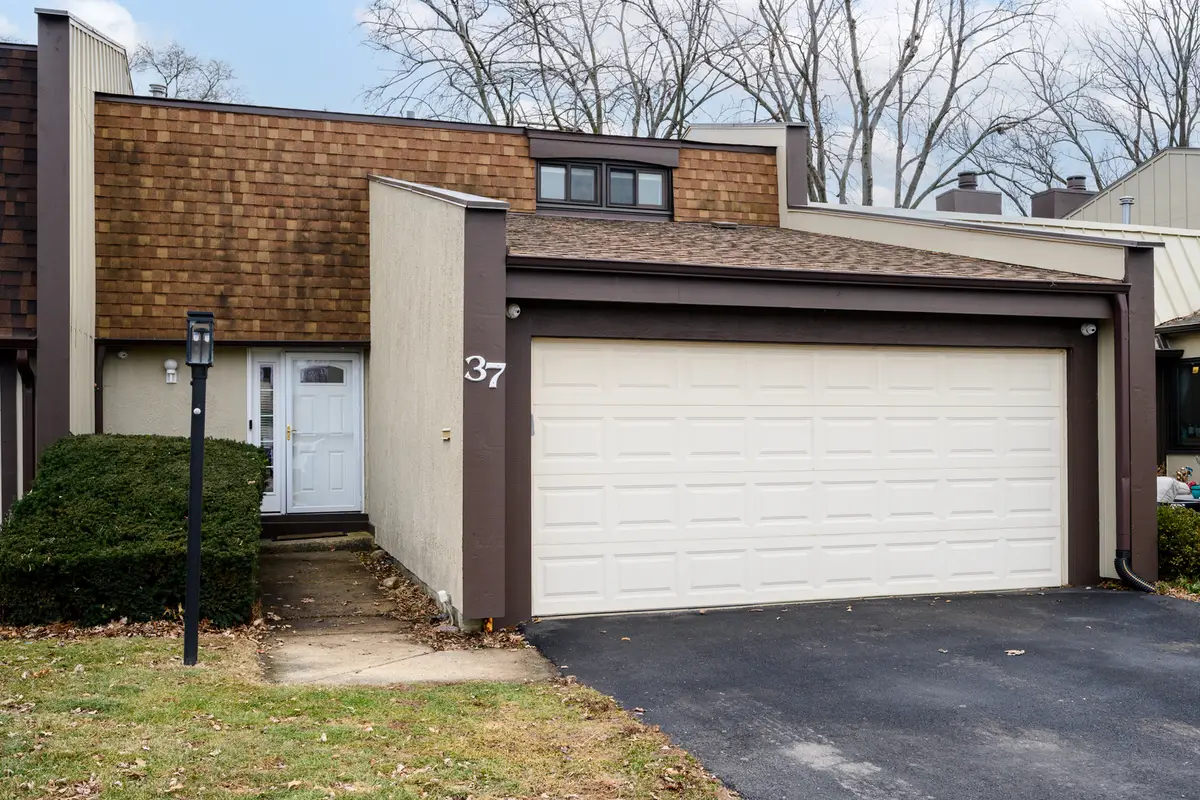 37 Briarwood Lane, Indian Head Park, IL 60525 - #1