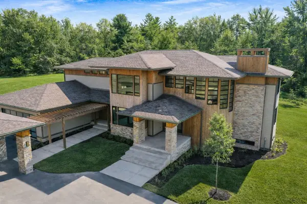 885 N 100 W, Valparaiso, IN 46385