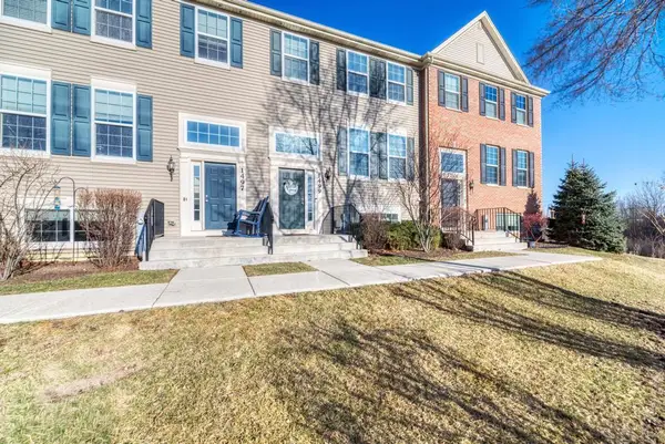 1499 Deer Pointe Drive, South Elgin, IL 60177