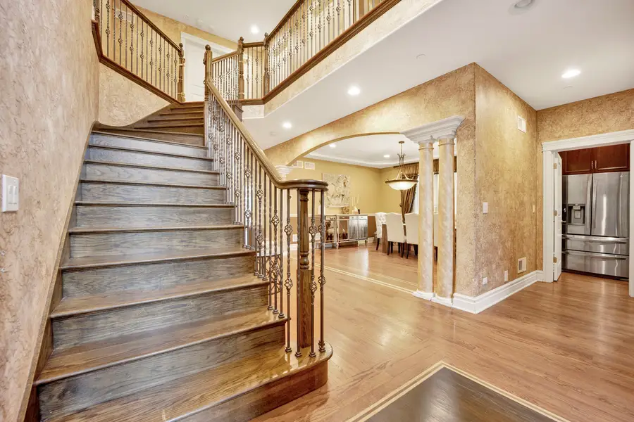 2323 Douglas Avenue, Des Plaines, IL 60018 - #2