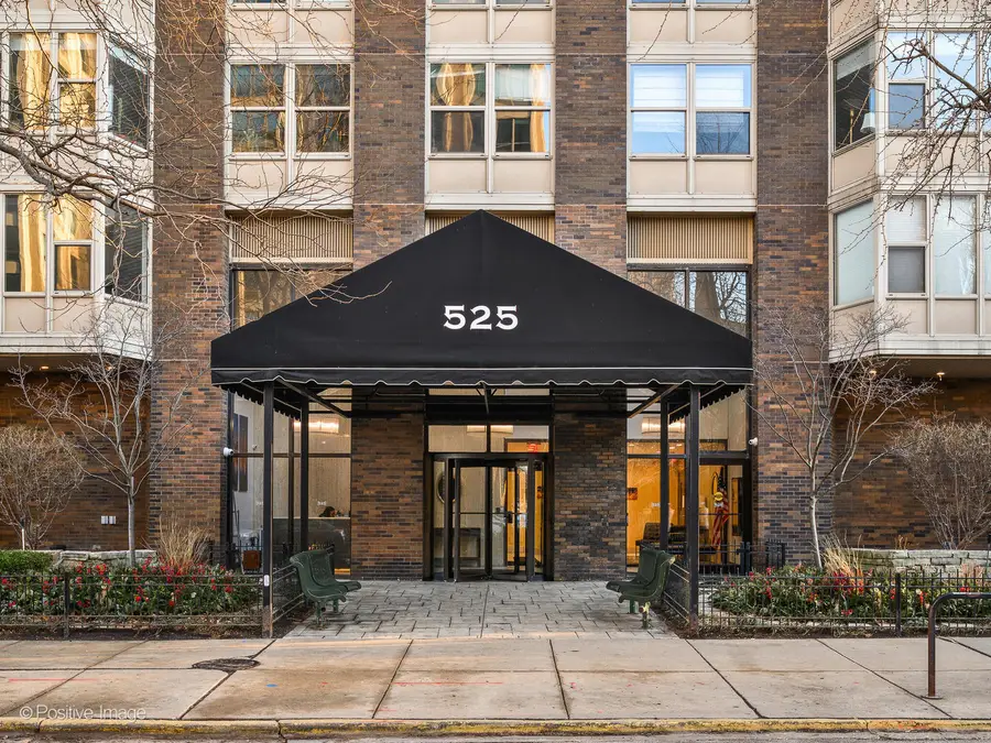 525 W Hawthorne Place #602, Chicago, IL 60657 - #2