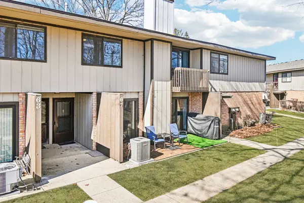 67 Woodhills Bay Road, Fox Lake, IL 60020