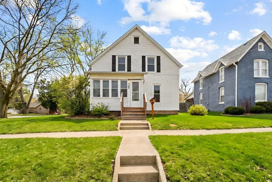 720 S Mckinley Avenue, Freeport, IL 61032 - #2