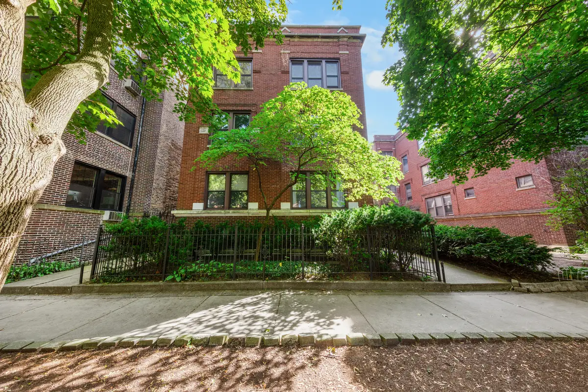 1447 W Rosemont Avenue #1, Chicago, IL 60660 - #1