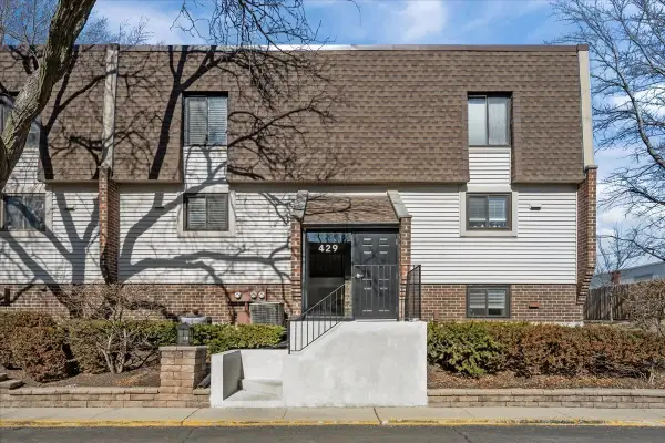 429 Elm Street #5J, Deerfield, IL 60015