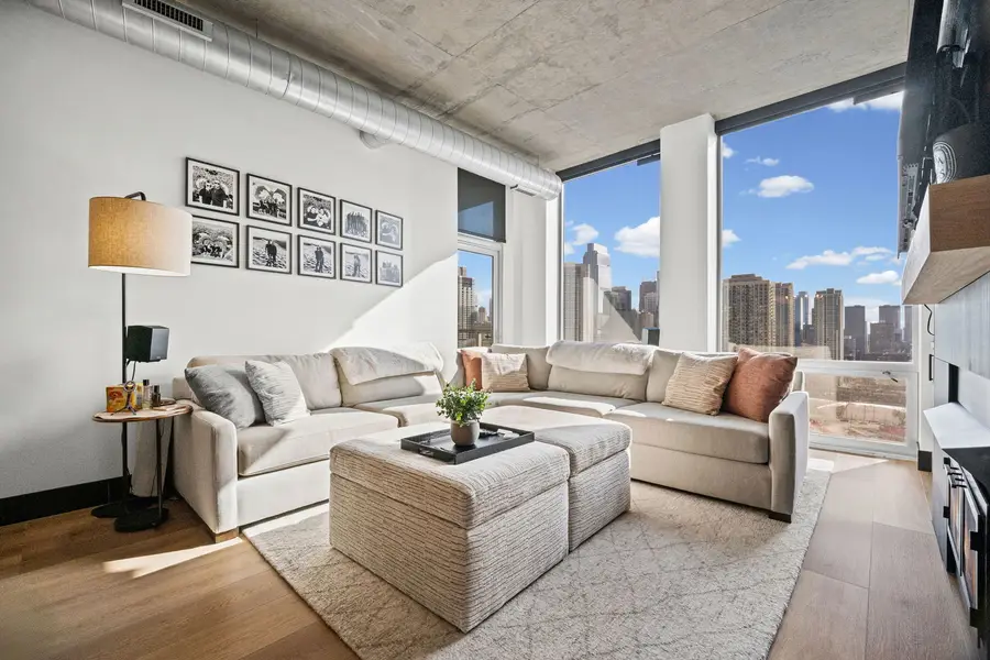 700 N Larrabee Street #1613, Chicago, IL 60654 - #3