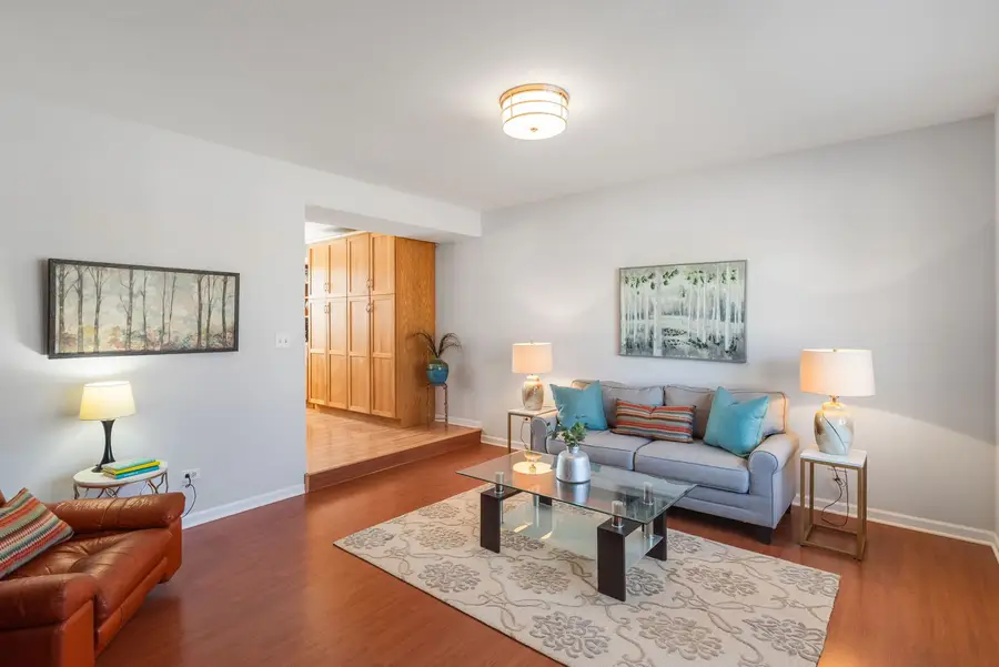 509 W Hawthorne Boulevard, Mundelein, IL 60060 - #3