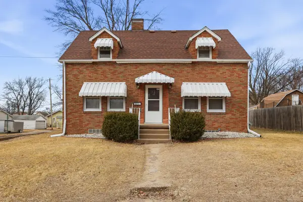 325 23rd Street, East Moline, IL 61244