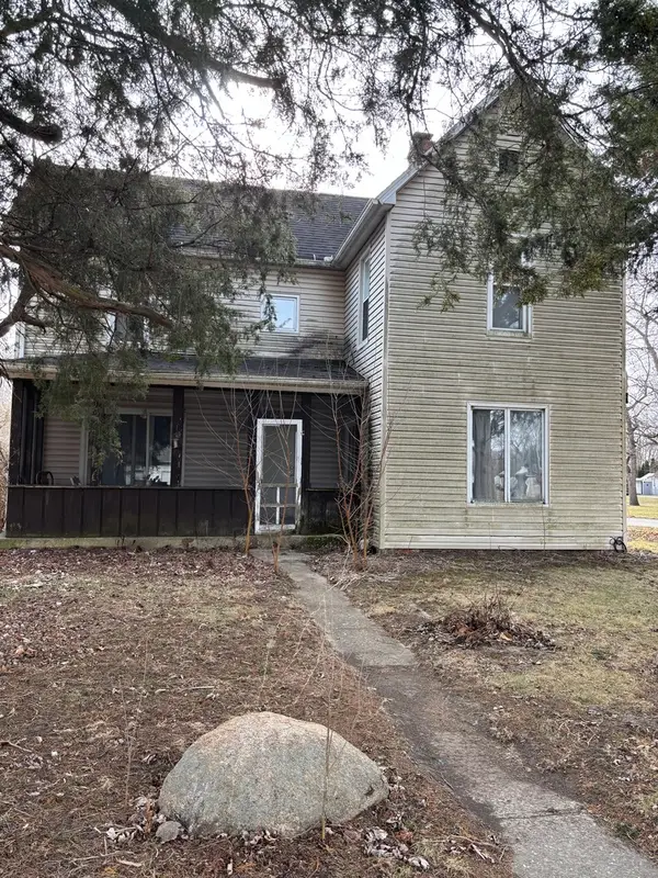 105 W Adams Street, Pesotum, IL 61863