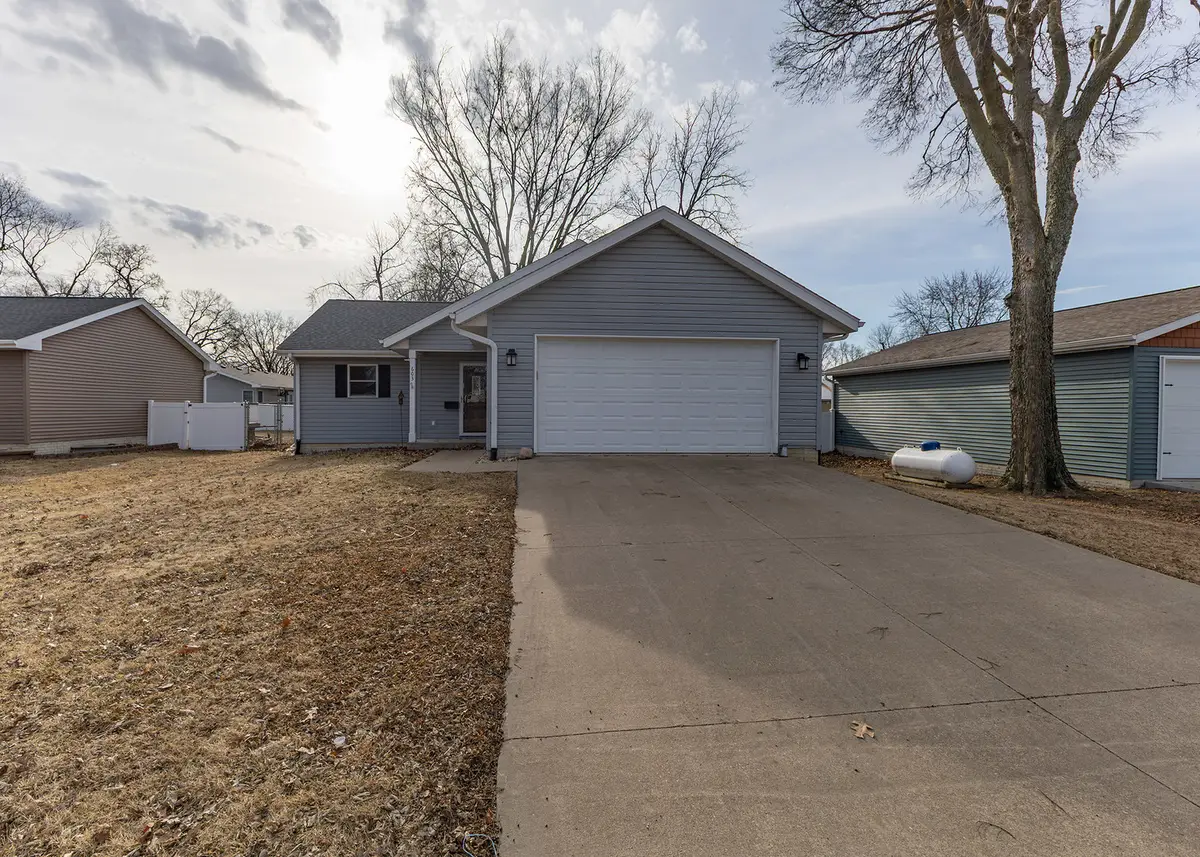 603 4th Street, Camanche, IA 52730 - #1