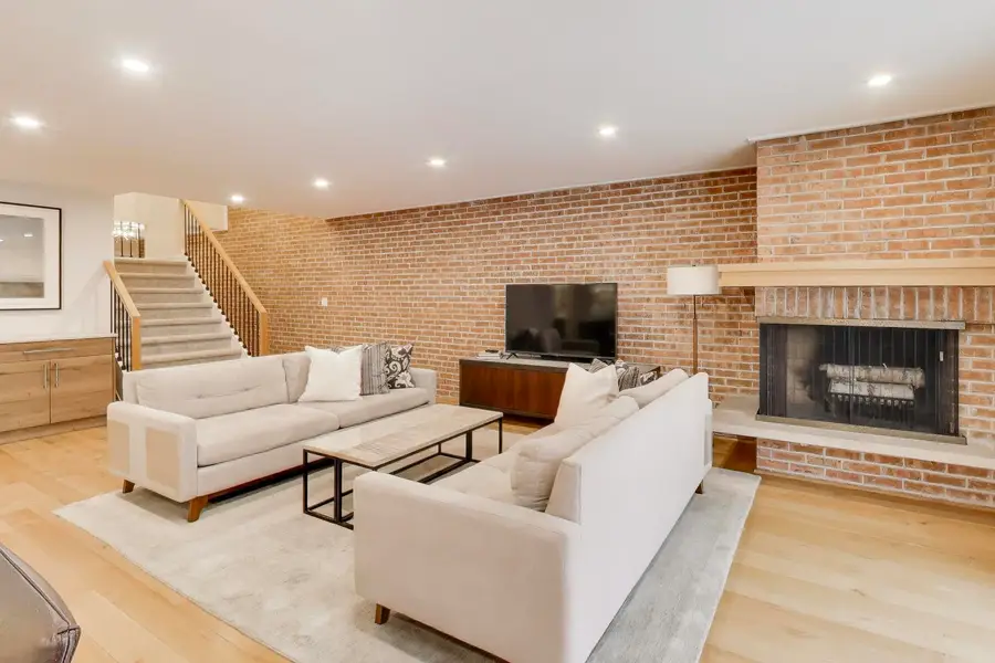 1821 Wildberry Drive #A, Glenview, IL 60025 - #3