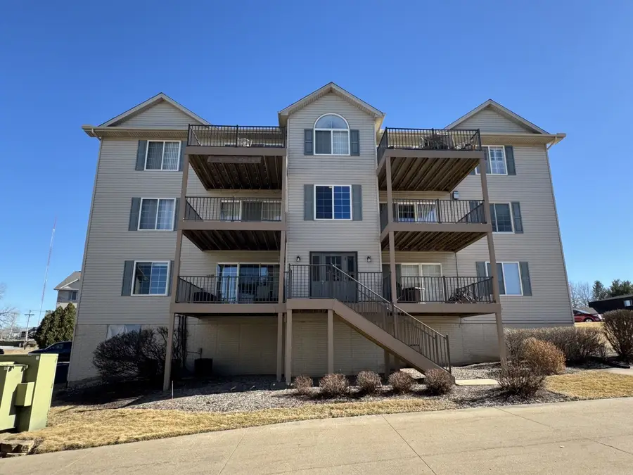 3030 Holiday Court #7, Bettendorf, IA 52722 - #2