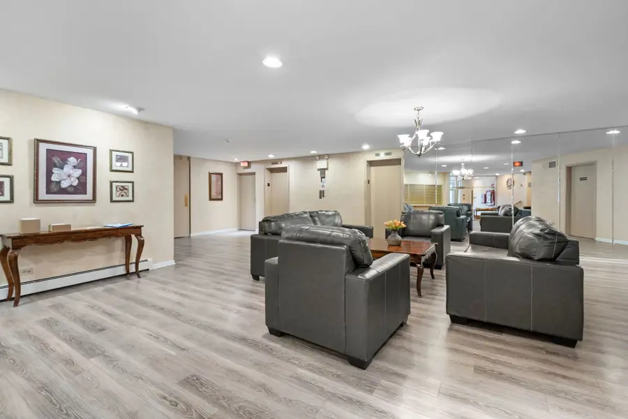 909 E Kenilworth Avenue #321, Palatine, IL 60074 - #2