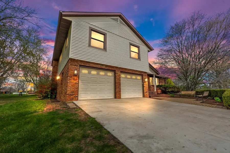 15878 Old Orchard Road, Bloomington, IL 61705 - #2