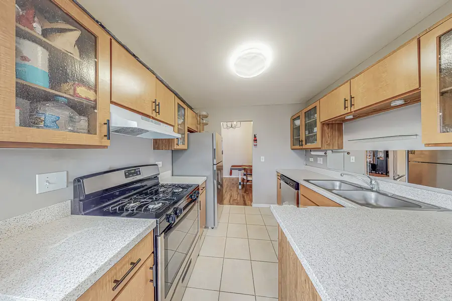 225 Columbia Court #6, Schaumburg, IL 60193 - #3