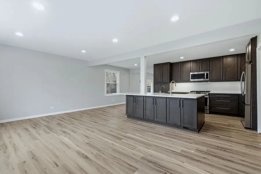 28W032 Roosevelt Road, Winfield, IL 60190 - #3