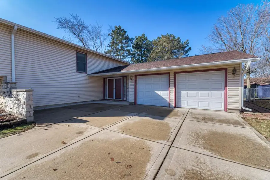 182 Lockwood Lane, Bloomingdale, IL 60108 - #2