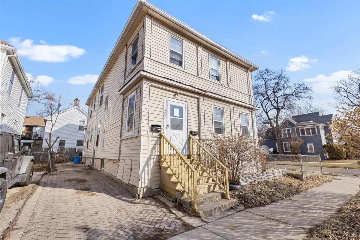 302 Cory Avenue, Waukegan, IL 60085 - #1