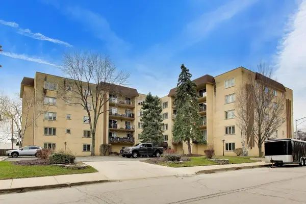 6455 W Belle Plaine Avenue #411, Chicago, IL 60634