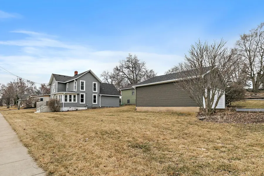 494 N Walnut Street, South Elgin, IL 60177 - #3