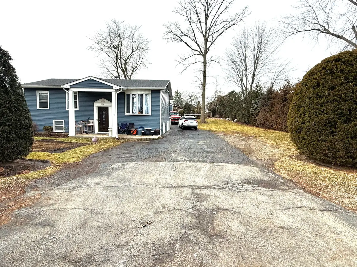 1216 N Lakeshore Drive, Round Lake Beach, IL 60073 - #1