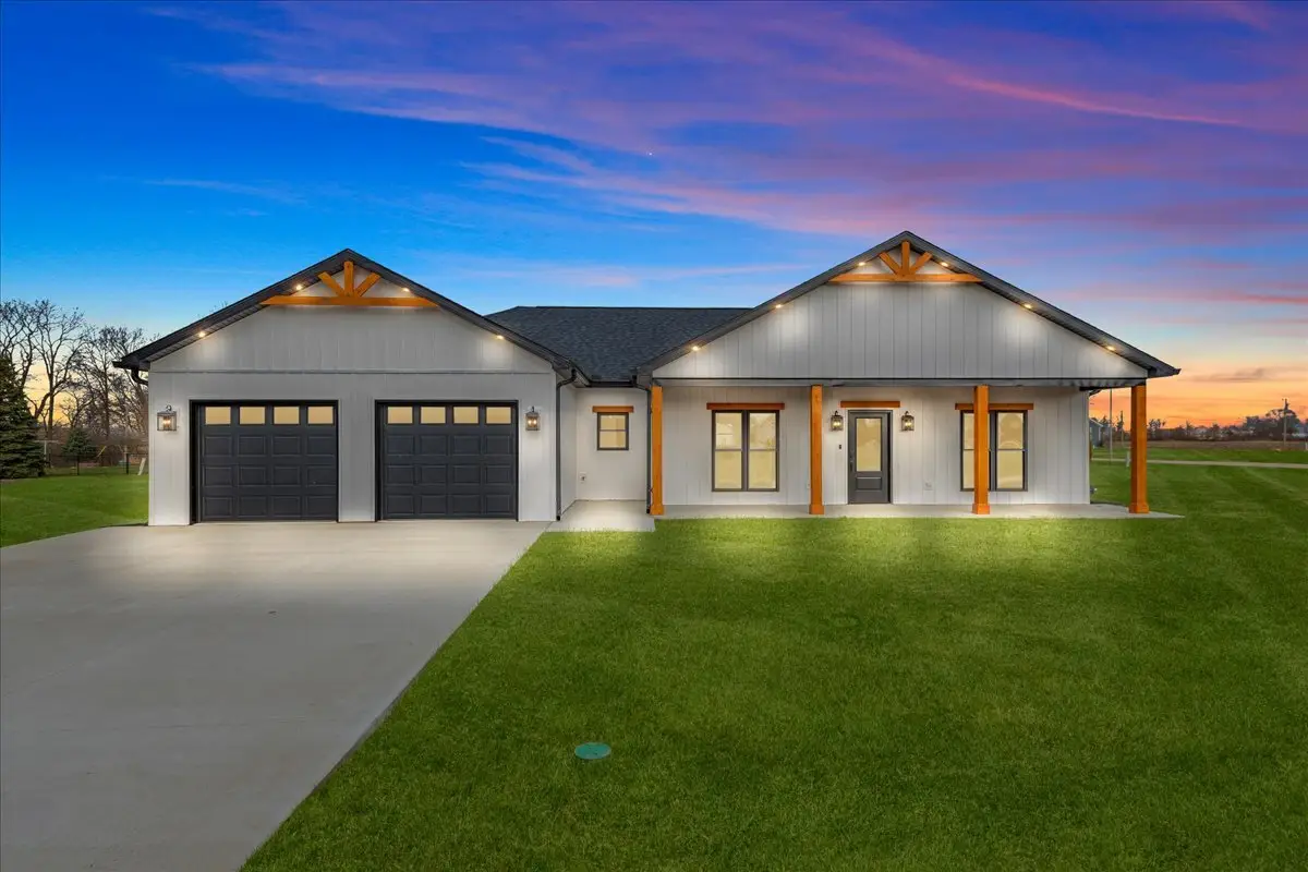 14 Willow Street, Bethany, IL 61914 - #1