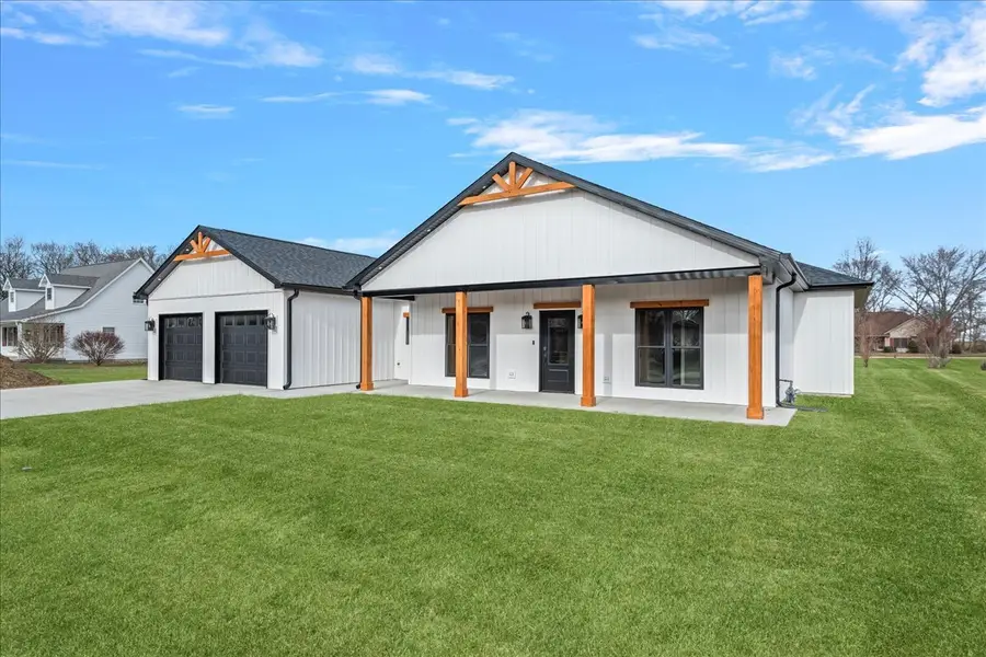 14 Willow Street, Bethany, IL 61914 - #3